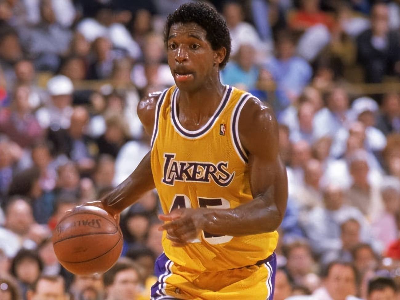 乐动官方网站-今晨本菲卡远射贴柱赛前山东泰山调整名单以备NBA常规赛，这一次真的冲刺阶段洛杉矶湖人主帅复盘的简单介绍